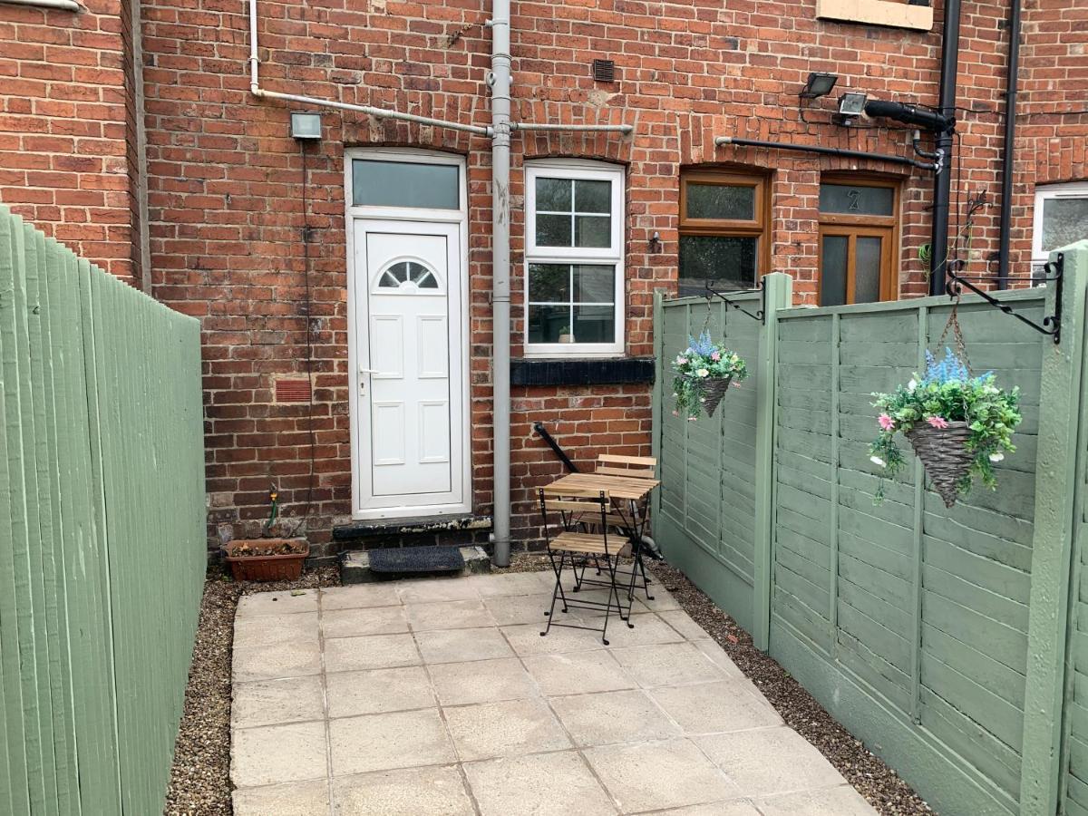 Contemporary & Chic Inner Terrace 5 Mins From Barnsley Town Centre Exterior photo